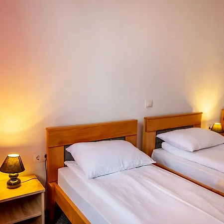 Perla Guest house *