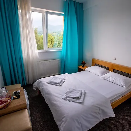 Perla Guest house *