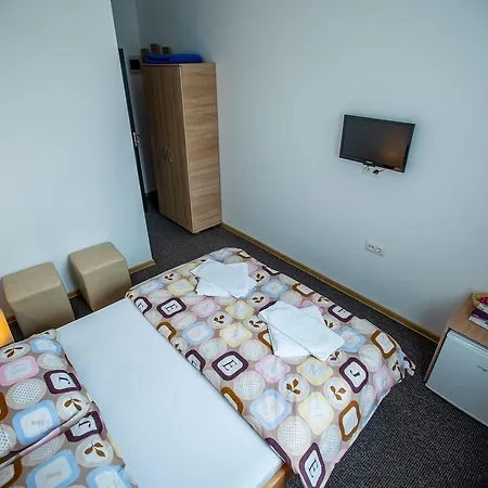 Perla Guest house *